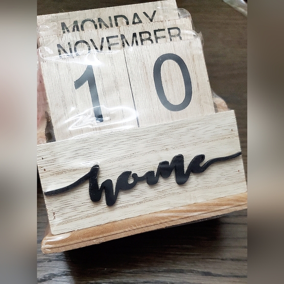 Year Round Wooden Calender - Picture 8 of 8